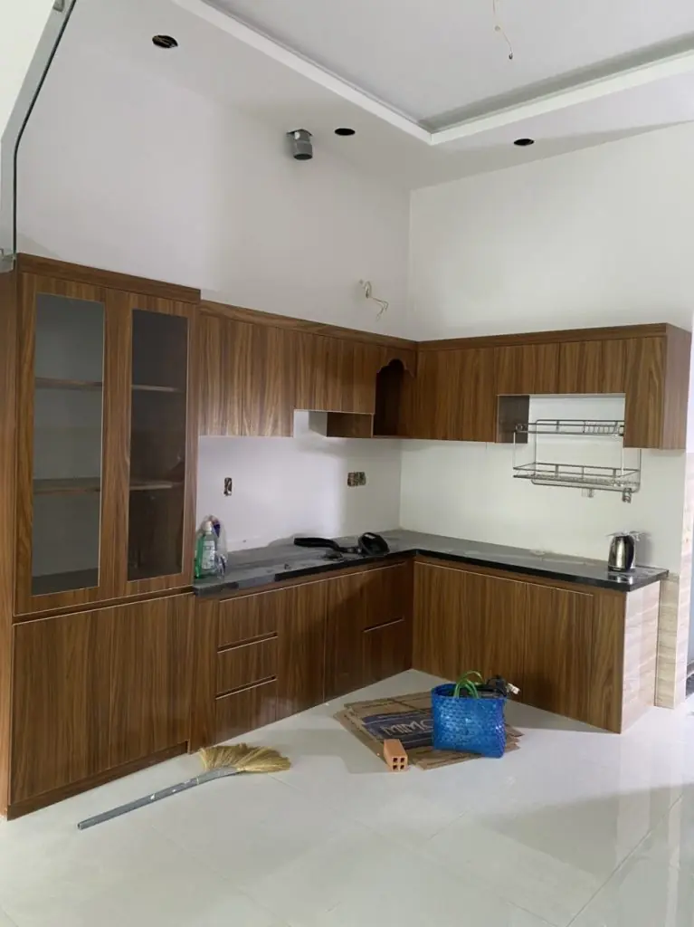 Tủ Bếp Nhựa Vân Gỗ Sang Trọng - Chống Mối Mọt | Nội Thất Quốc Tiến